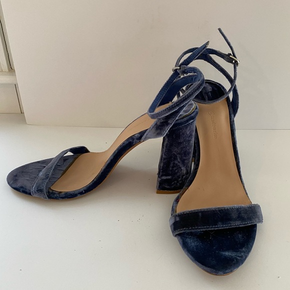 Stradivarius div of Zara strappy sandal new - Picture 4 of 6